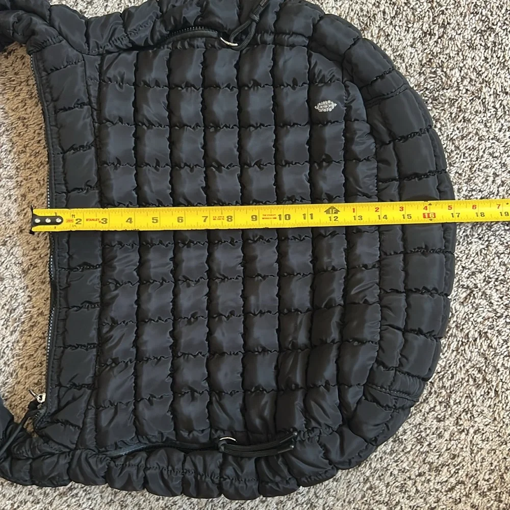 EUC like new FP Movement Quilted Carry All Bag. Color is Black.
17x20 - Picture 7 of 7